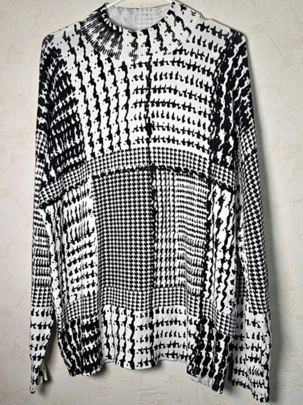 FDJ Houndstooth Knit Dark Academic Grandmacor Sweater Black & White Size Large